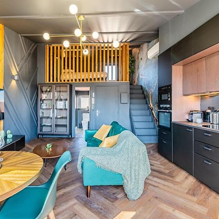 Loft En Ville - Duplex Terrasse Coeur Historique Avec Vue Degagee & Parking Souterrain Offert La Ciotat Exteriér fotografie