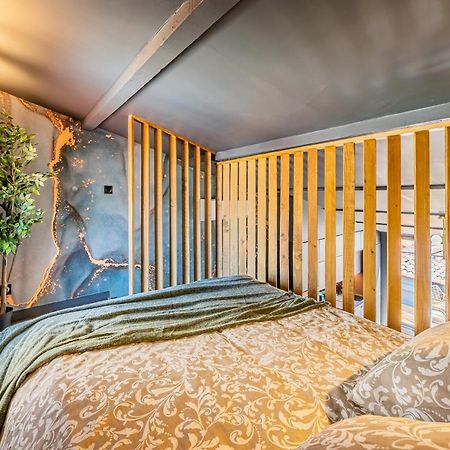 Loft En Ville - Duplex Terrasse Coeur Historique Avec Vue Degagee & Parking Souterrain Offert La Ciotat Exteriér fotografie