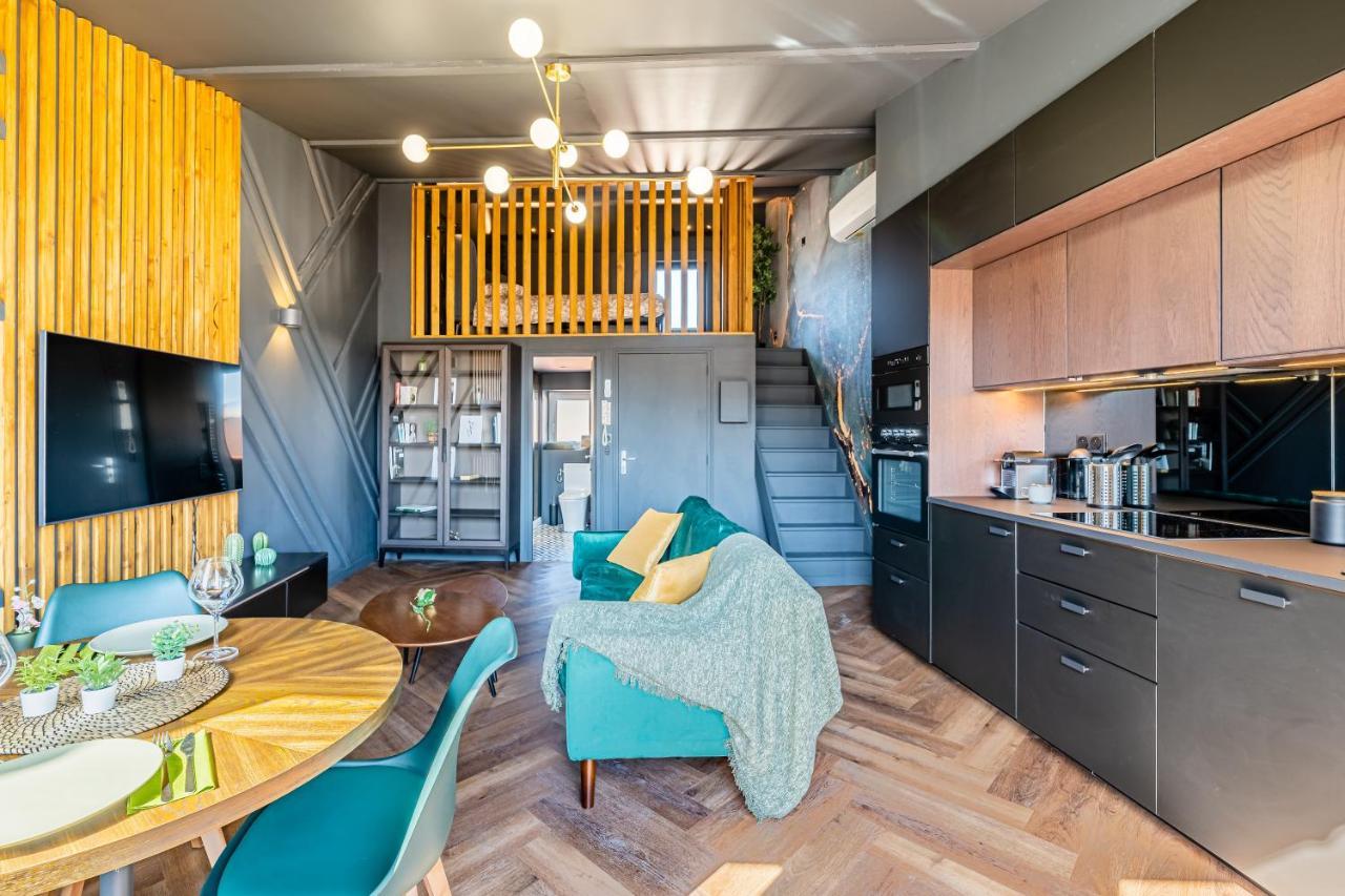 Loft En Ville - Duplex Terrasse Coeur Historique Avec Vue Degagee & Parking Souterrain Offert La Ciotat Exteriér fotografie